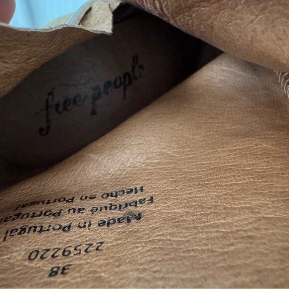 Free People Nicola snake embossed tan sand color size 8 US / 38 block heel - Picture 11 of 13